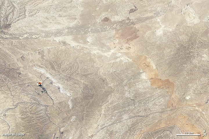 Natural-color visible light image of the Great Divide Basin.