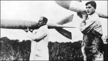 von Braun carrying rocket