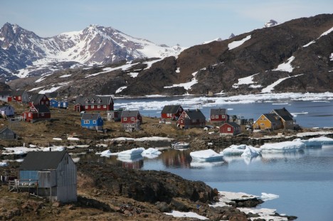 Kulusuk in East Greenland. Image courtesy of Tom Olliver (Flickr).
