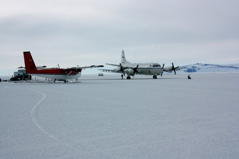 P-3 and Twin Otter aircraft